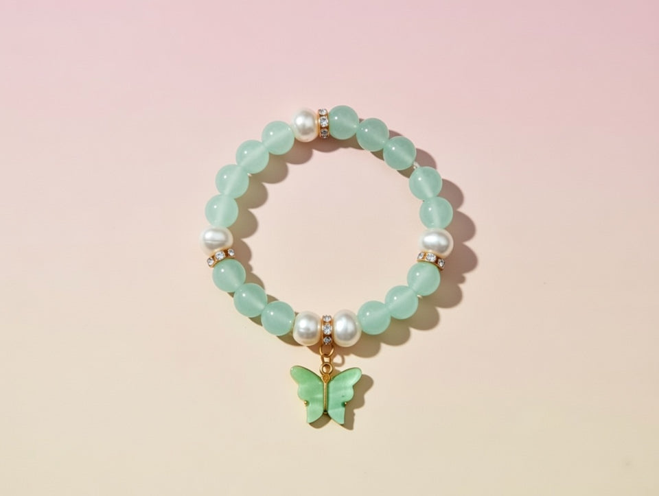 Timeless Beaded Bracelet With Charm – Effortless Everyday Style