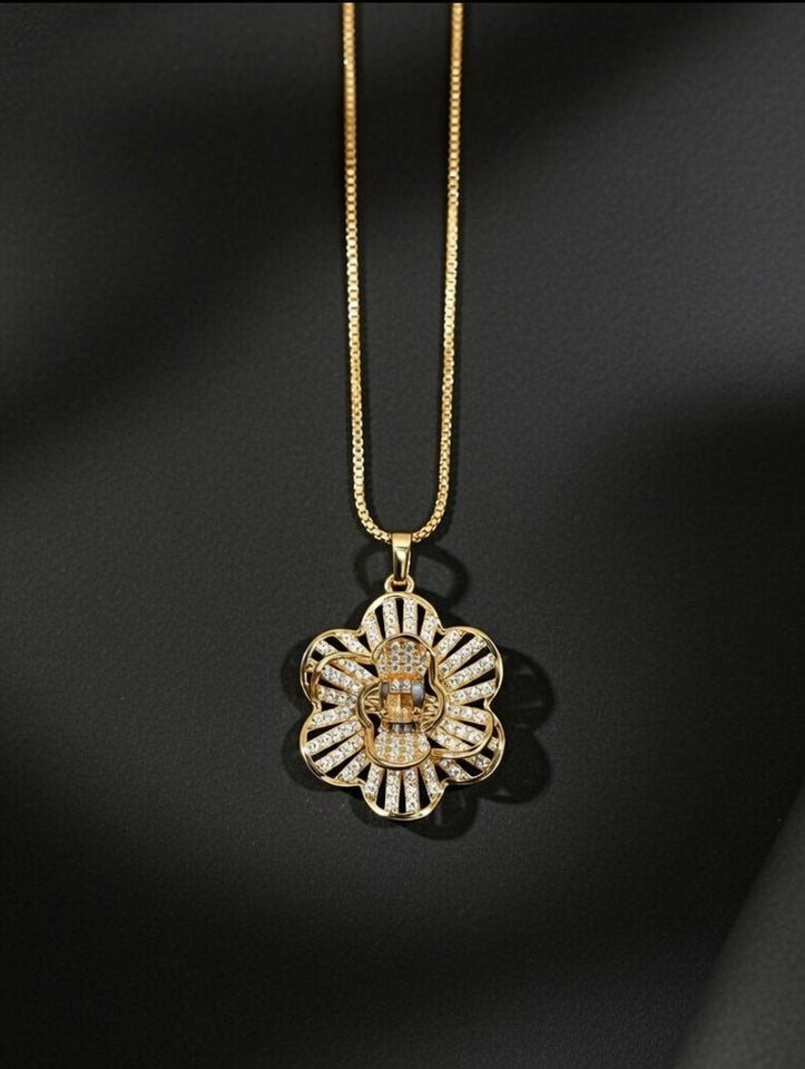 Elegant Floral Gold Necklace & Earrings Set