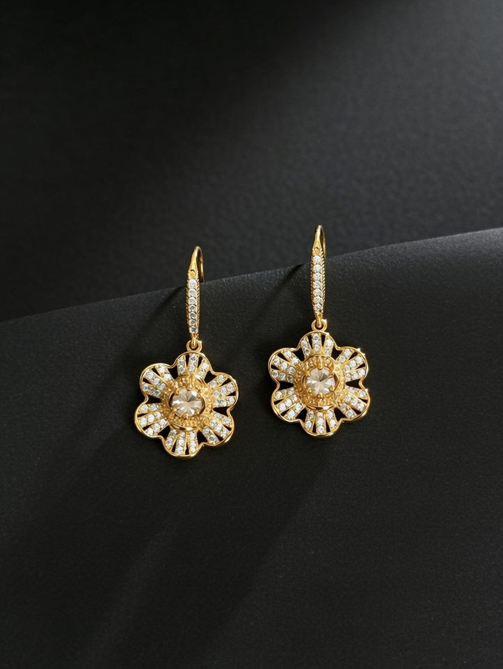 Elegant Floral Gold Necklace & Earrings Set