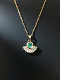 Emerald Green Stone Pendant Necklace – Elegant Gold-Tone Chain